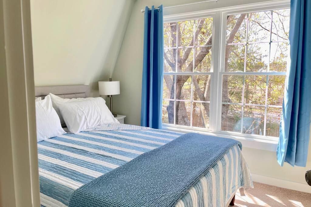 Newly Renovated Carriage House Near Town & Beaches Madison Exterior foto